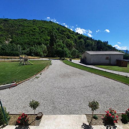 Bed and Breakfast Le Petit Begou Saint-Auban-d'Oze Екстер'єр фото