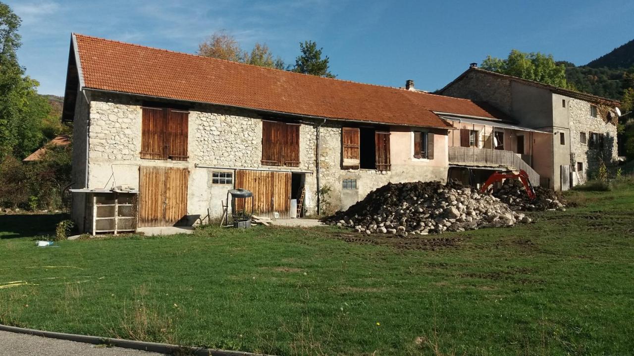 Bed and Breakfast Le Petit Begou Saint-Auban-d'Oze Екстер'єр фото