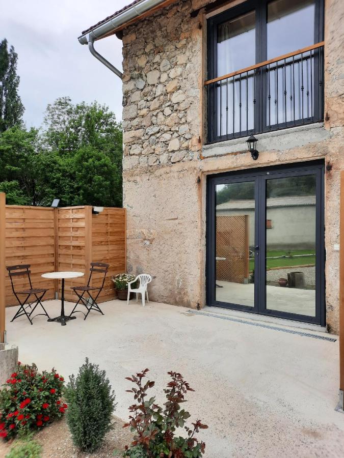 Bed and Breakfast Le Petit Begou Saint-Auban-d'Oze Екстер'єр фото